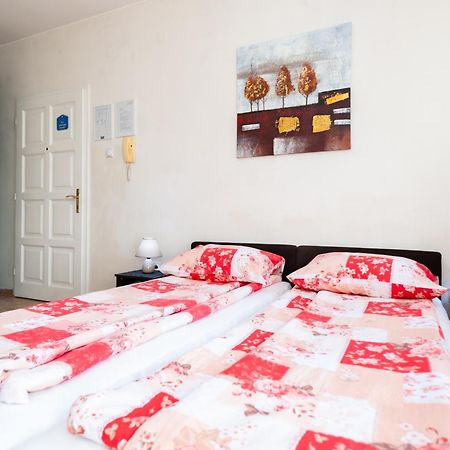 Momo'S Studio Apartment Subotica Exterior photo