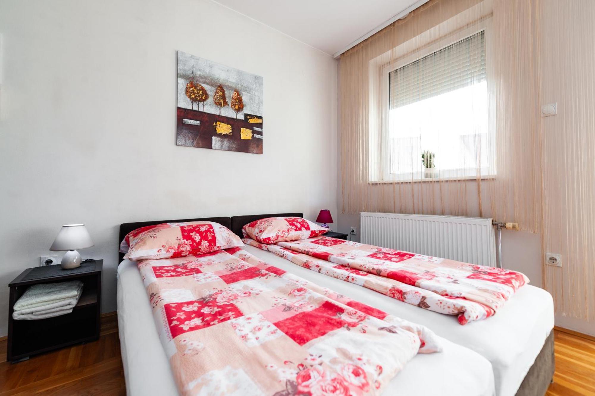 Momo'S Studio Apartment Subotica Exterior photo